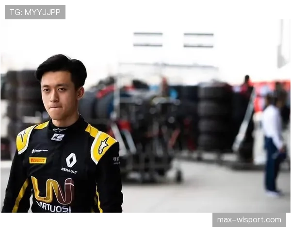 周冠宇开F1回家顺路买菜?