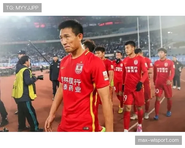 山东泰山整体稳定性不足，已成为制约球队争冠形势的关键问题。