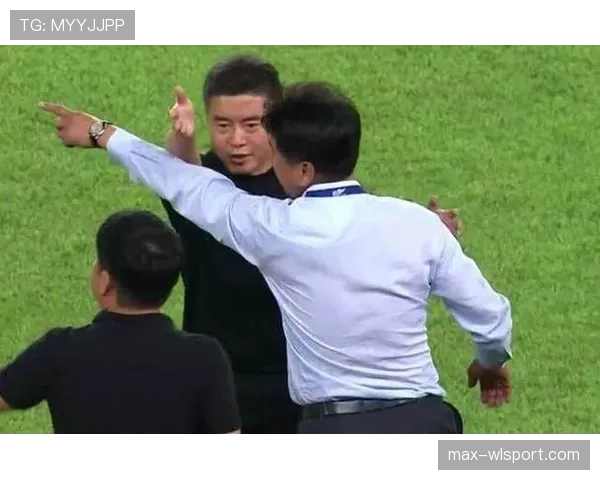 手臂自然位置判罚难点，如何区分合法与手球犯规？